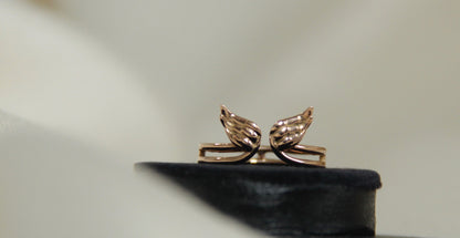 FLIGHT AND FIGHT | Pretty Collective | Solid 14k Gold Open Wing Midi Ring